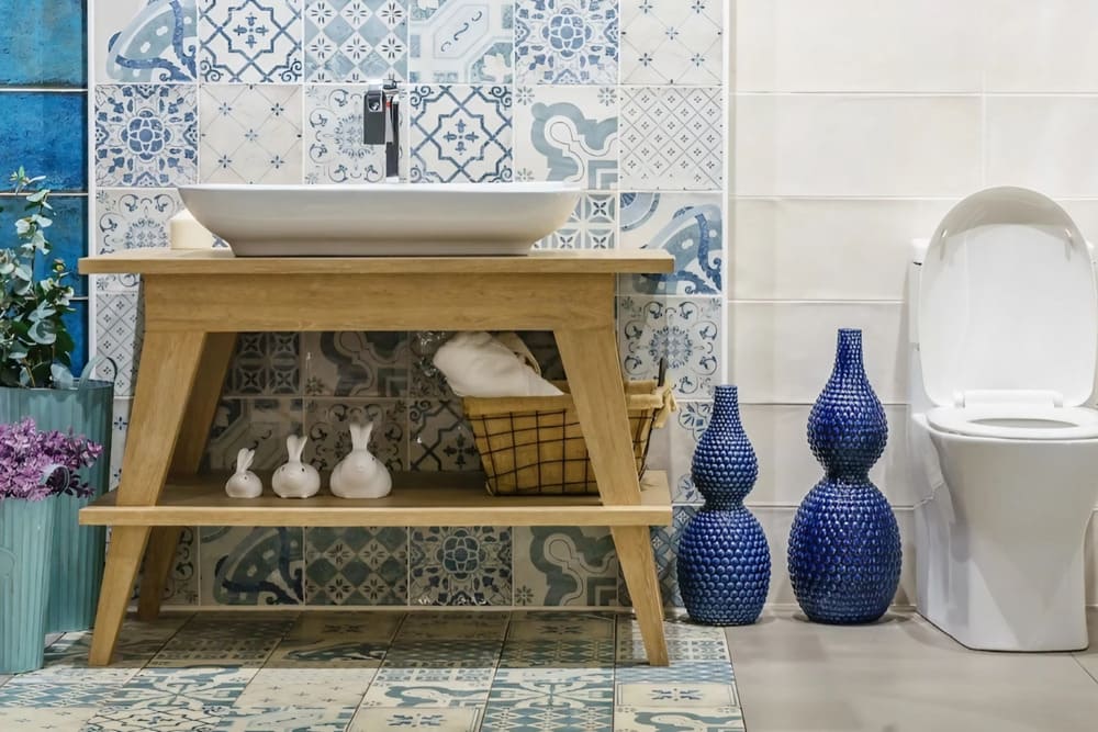 baño con azulejos cerámica