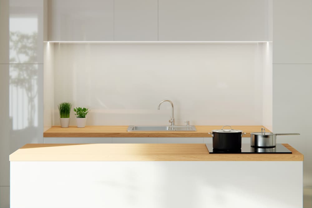 encimera cocina blanca moderna espacio libre